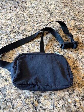 lululemon athletica Black Compact Belt Bag with Adjustable Strap